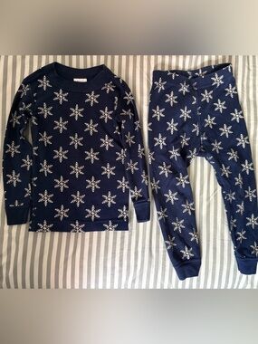 Hanna Andersson 2 pc pajamas 3t 90 blue- snowflakes